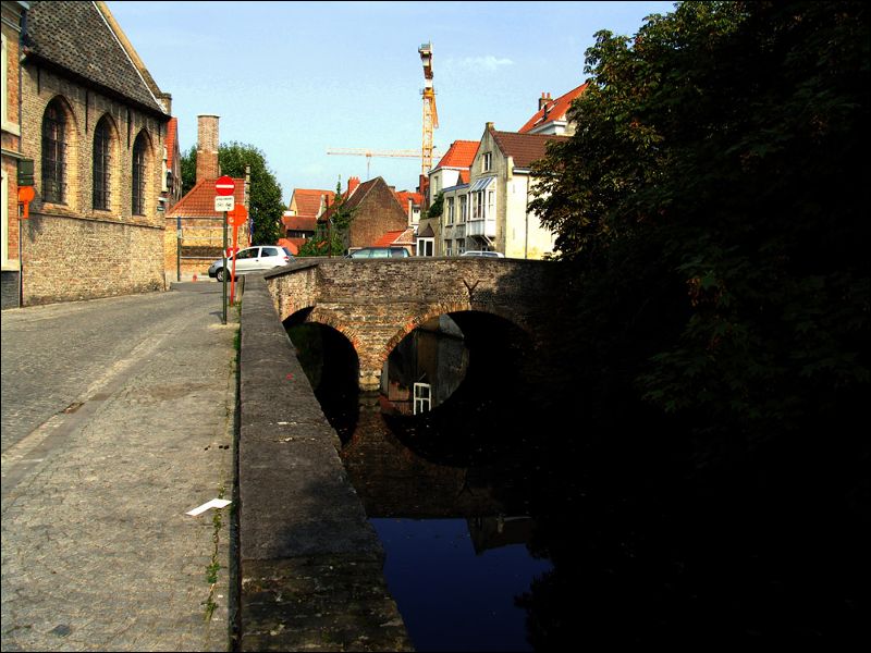 gal/holiday/Bruges 2006 - Canals/Bruges_Canal_03_Speelmansrei_IMG_2558.jpg